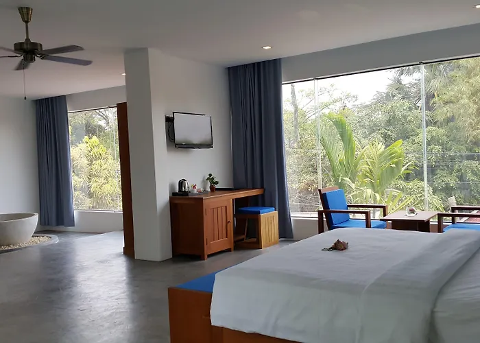 Hotel Chez Moi & 4*