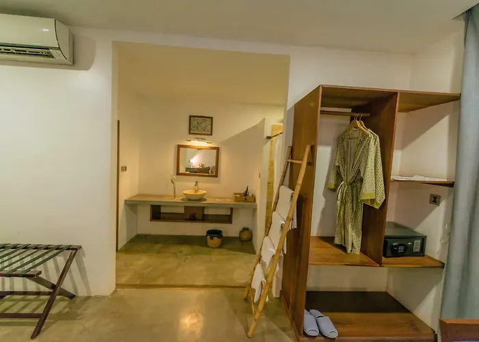 Chez Moi & 4*